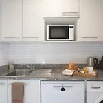 Seahomes Vacations - Beachside Apt With Pool